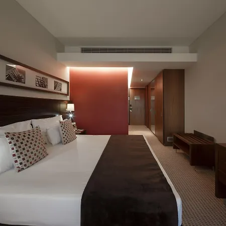Lagoas Park 4*