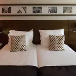 拉格阿斯公园酒店 4*
