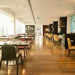 拉格阿斯公园酒店 4*
