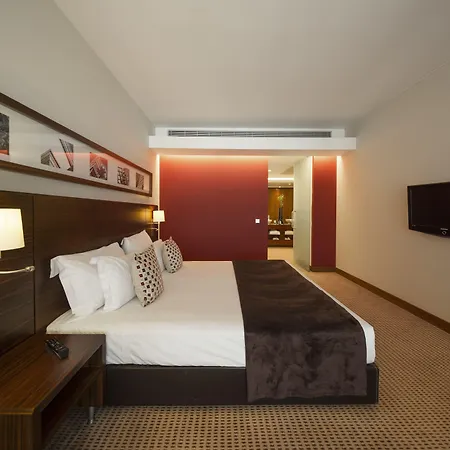 Hotel Lagoas Park 4*