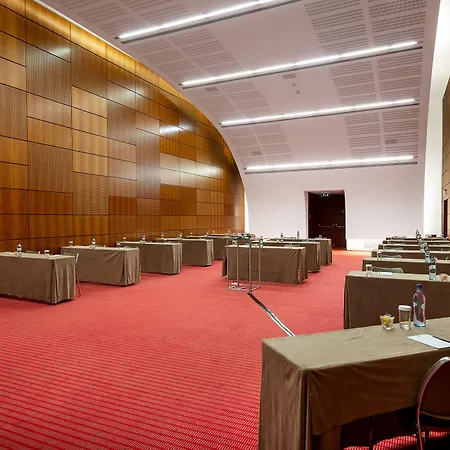 Lagoas Park 4* Porto Salvo (Oeiras)