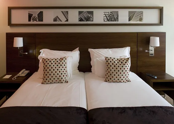 Lagoas Park 4*