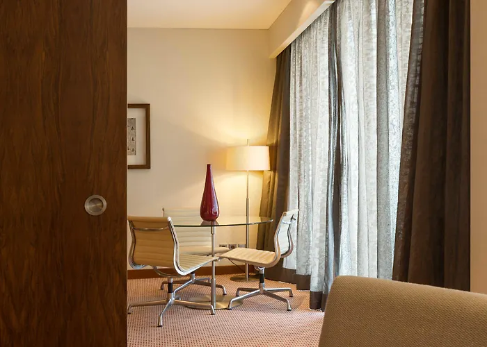 Lagoas Park 4*